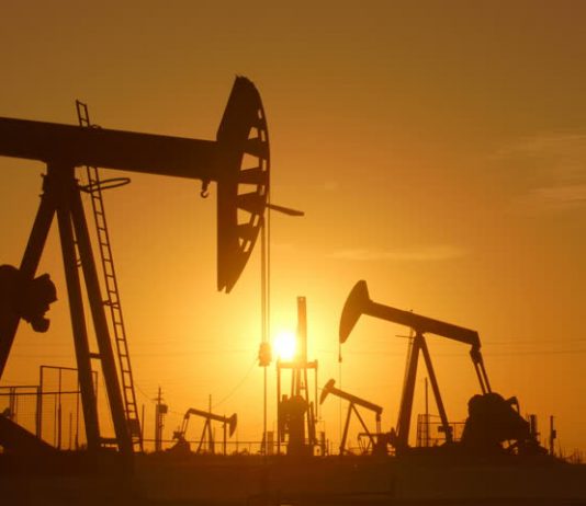 3 Top Oil Stocks to Buy Right Now